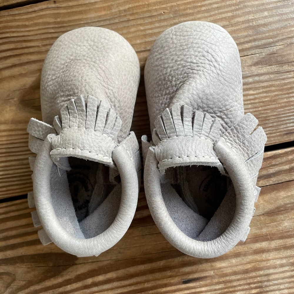 Freshly Picked | Baby Toddler Soft Sole Leather Moccasin Salt Flats Gray 6